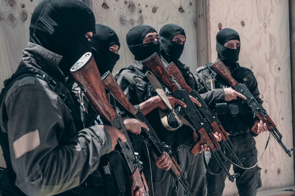 محكمة دولية لمقاتلي داعش – حالة طوارئ للأمن القومي وحقوق الإنسان