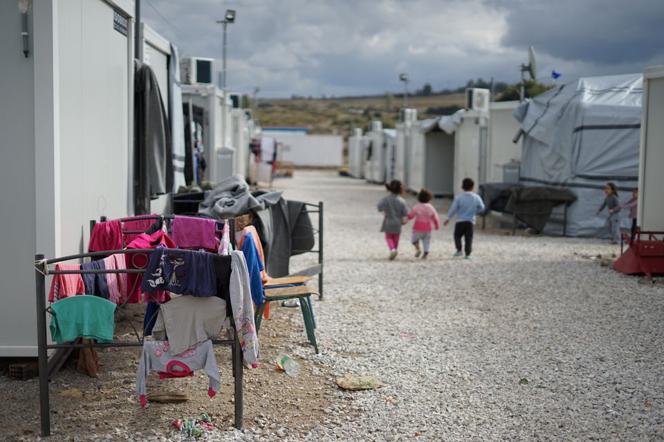 اليونان والدنمارك تكلّفان دول ثالثة برعاية حقوق الإنسان: عودة اللاجئين السوريين من الباب الخلفي